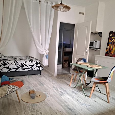 Studio Cosy Meuble, Terrasse Et Patio Pour Velo Rochefort  Luaran gambar