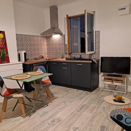 Studio Cosy Meuble, Terrasse Et Patio Pour Velo Rochefort  Luaran gambar