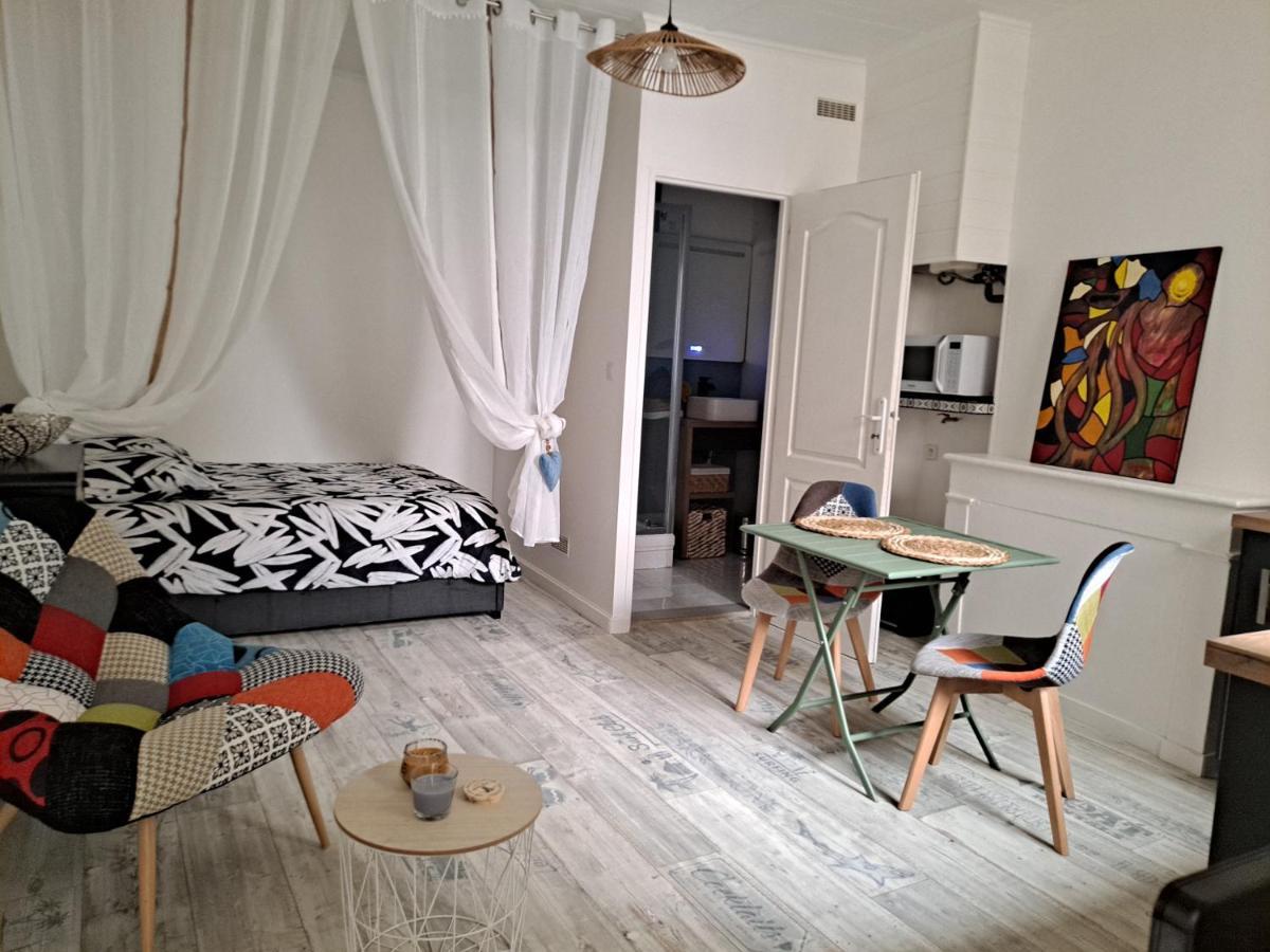 Studio Cosy Meuble, Terrasse Et Patio Pour Velo Rochefort  Luaran gambar