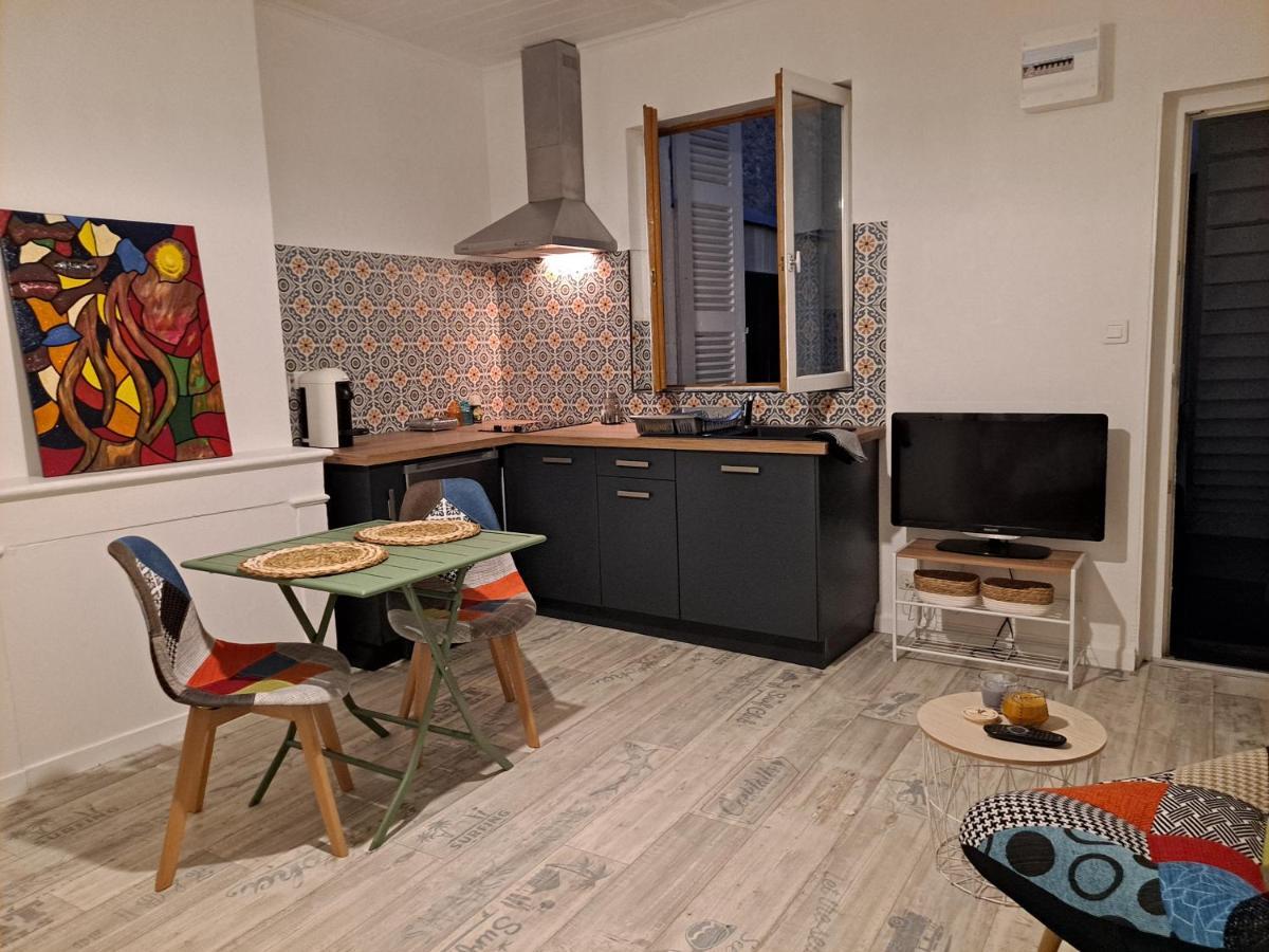 Studio Cosy Meuble, Terrasse Et Patio Pour Velo Rochefort  Luaran gambar